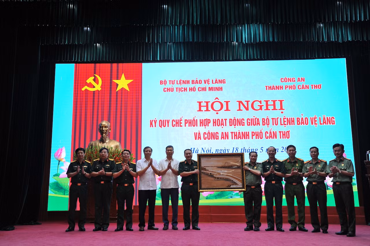 Bộ Tư lệnh Bảo vệ Lăng Chủ tịch Hồ Chí Minh và Công an thành phố Cần Thơ ký kết quy chế phối hợp -0