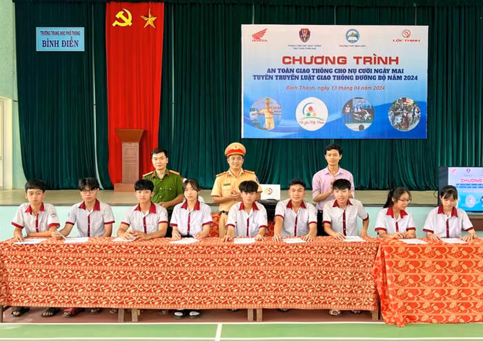 Thực hiện nhiều giải pháp giảm thiểu tai nạn cho học sinh -0
