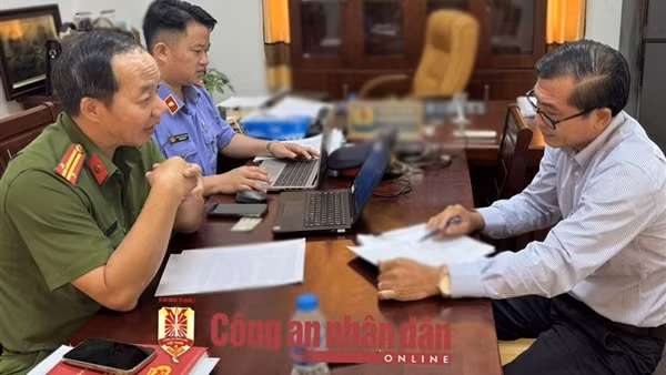 Bí thư Đảng ủy, Chủ tịch UBND xã Cửa Dương đầu thú khai nhận hối lộ 2 tỷ đồng