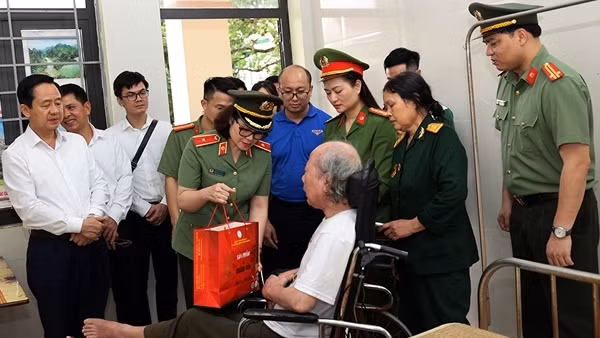 Tri ân các thương&nbsp;bệnh binh và người có công tại Trung tâm điều dưỡng thương binh Nho Quan