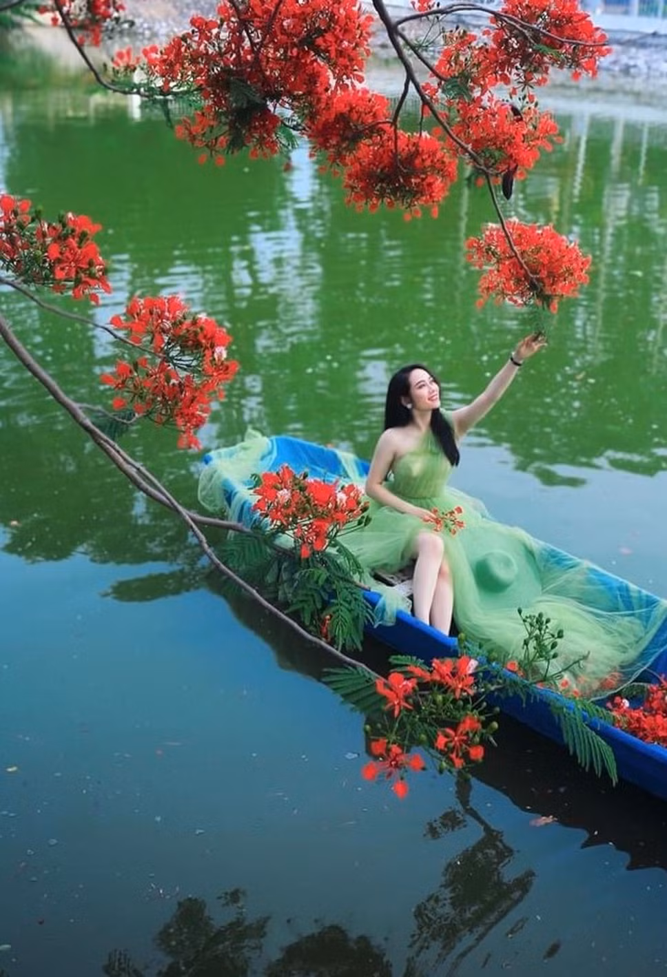 Du khách đổ về Hải Phòng 