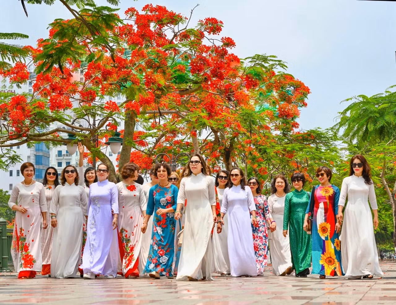 Du khách đổ về Hải Phòng 