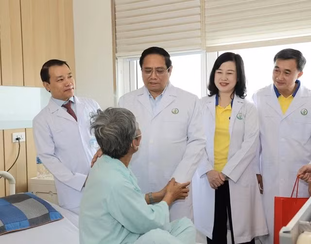 Thủ tướng Chính phủ Phạm Minh Chính đăng ký hiến tạng -0