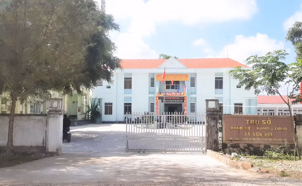  Cảnh cáo Trưởng Ban Tuyên giáo, Giám đốc Trung tâm Chính trị huyện Sơn Hòa -0