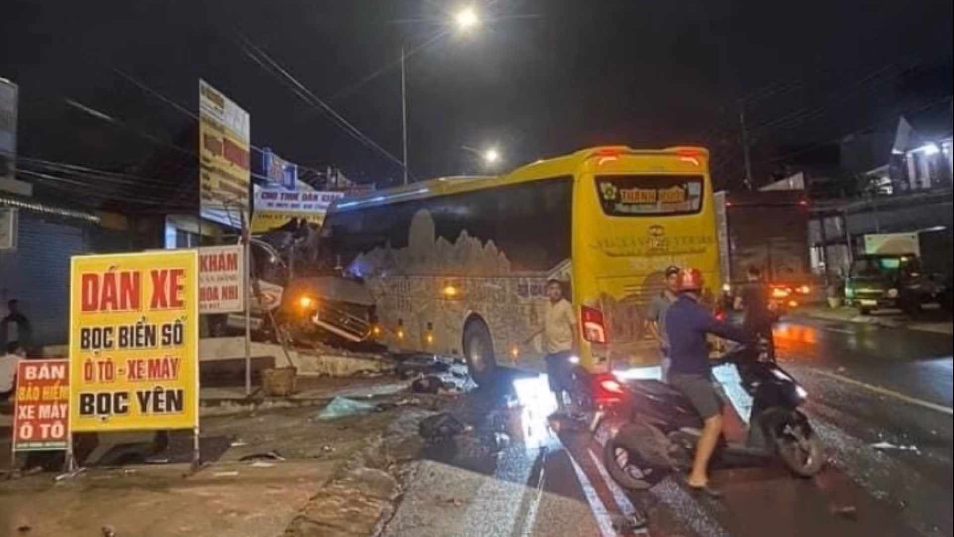 Truy tố Phó giám đốc Công ty Thành Bưởi và tài xế trong vụ tai nạn làm 5 người tử vong -0