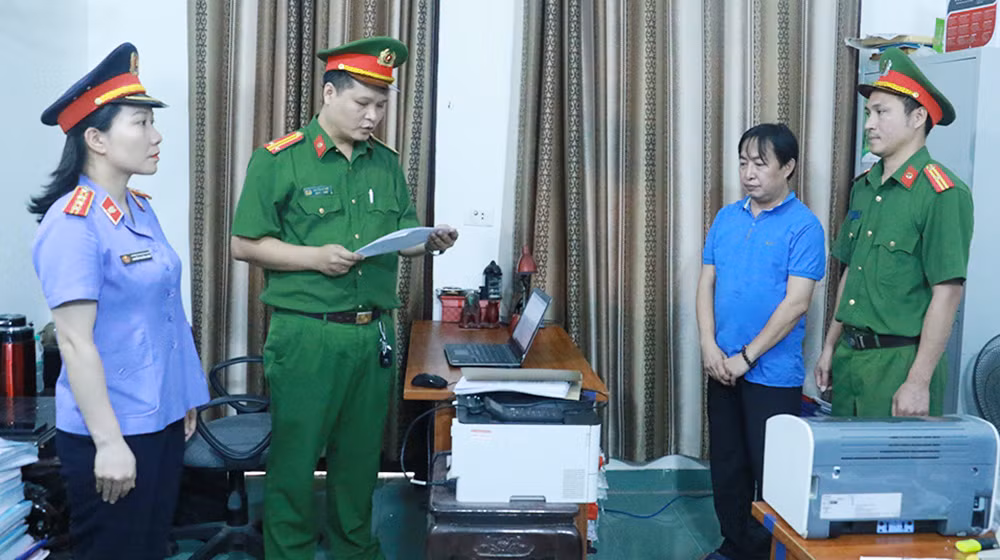 Giám đốc trung tâm điều dưỡng cùng cấp dưới lập khống hồ sơ thầu “tiền tỷ” -0