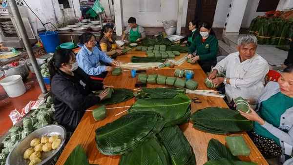 Độc đáo bánh chưng làng Cát Trù