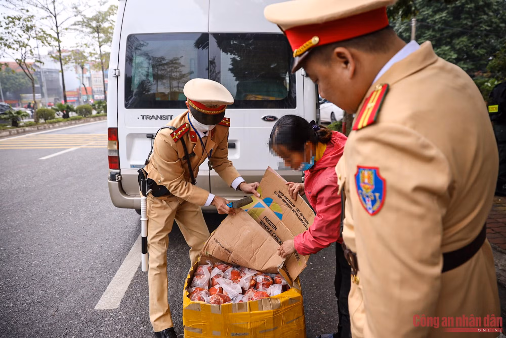 Căng mình trong gió rét bảo đảm an toàn giao thông tuyến quốc lộ ảnh 5 a5.jpg -0