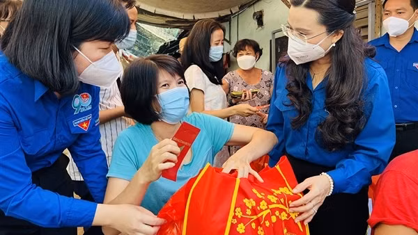 Chăm lo Tết cho công nhân, người lao động nghèo ở Bình Dương