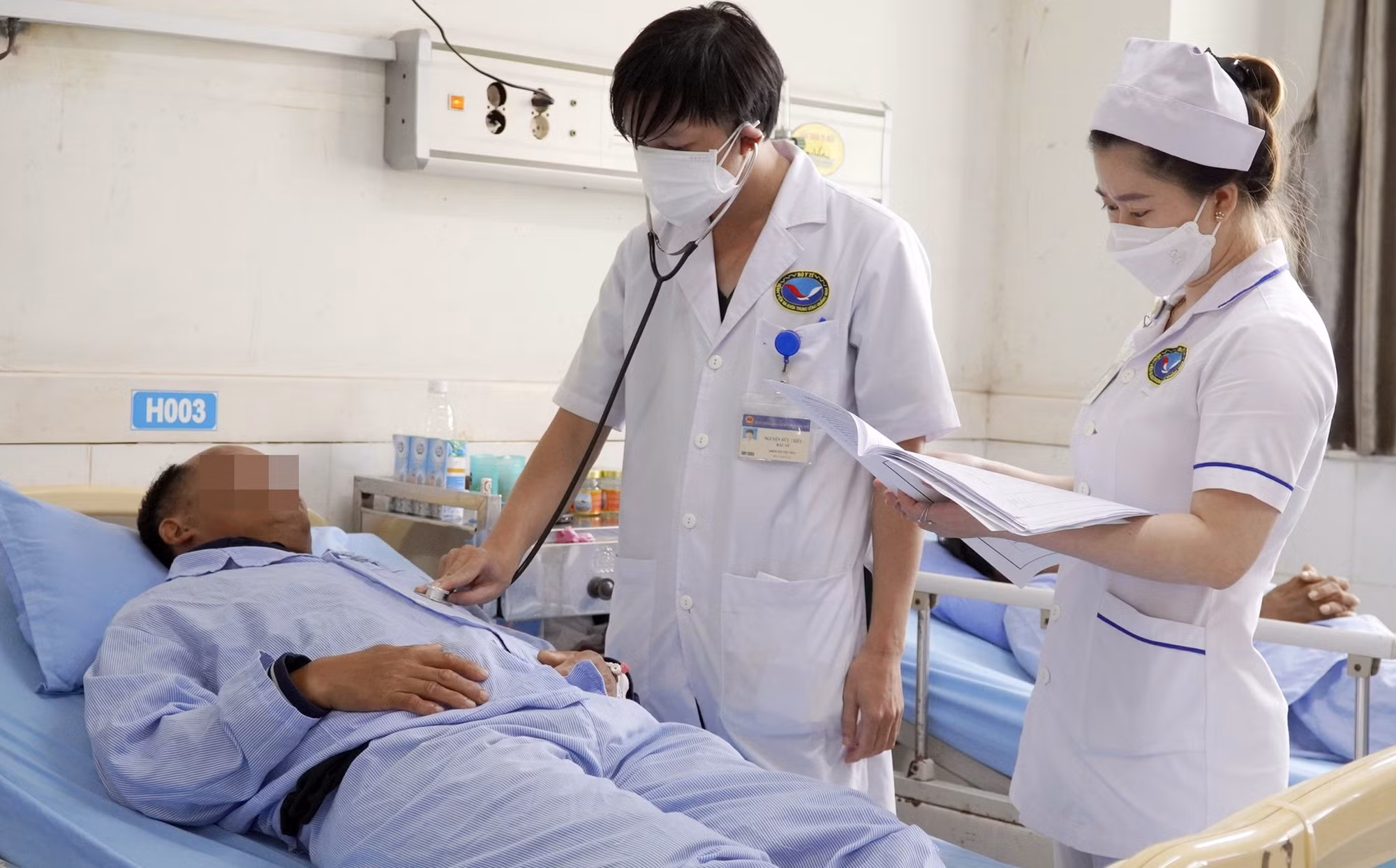 Ăn cá nóc, 3 ngư dân nguy kịch -0