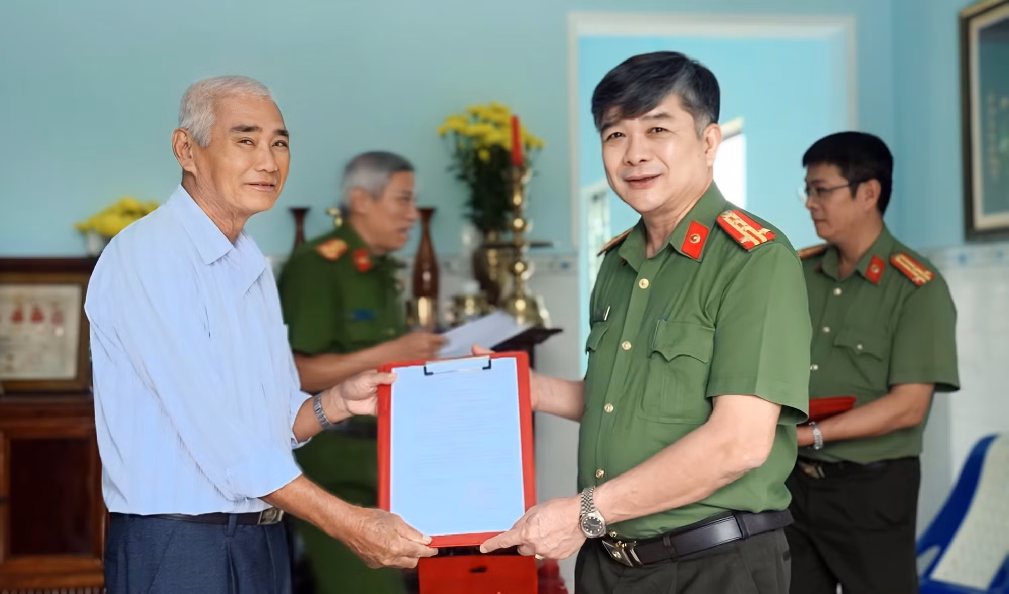 Công an tỉnh Bình Định bàn giao 2 nhà tình nghĩa -0