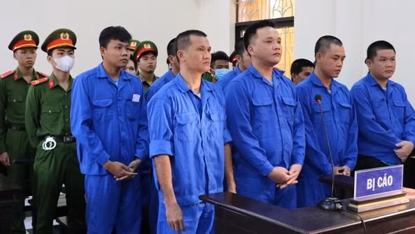 Tuyên án&nbsp;11&nbsp;học viên cai nghiện chống người thi hành công vụ
