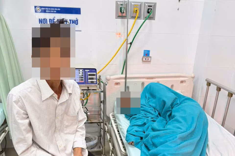 Công an phường cứu sống cô gái nhảy cầu tự tử -0