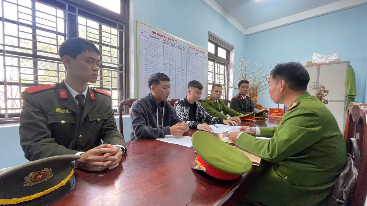 Triệt phá đường dây mua bán trái phép khí N₂O trên không gian mạng -0