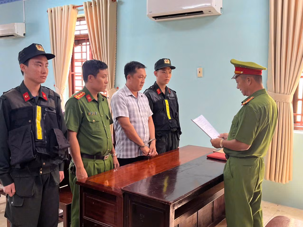 Triệt phá đường dây sản xuất, buôn bán máy biến áp giả -0