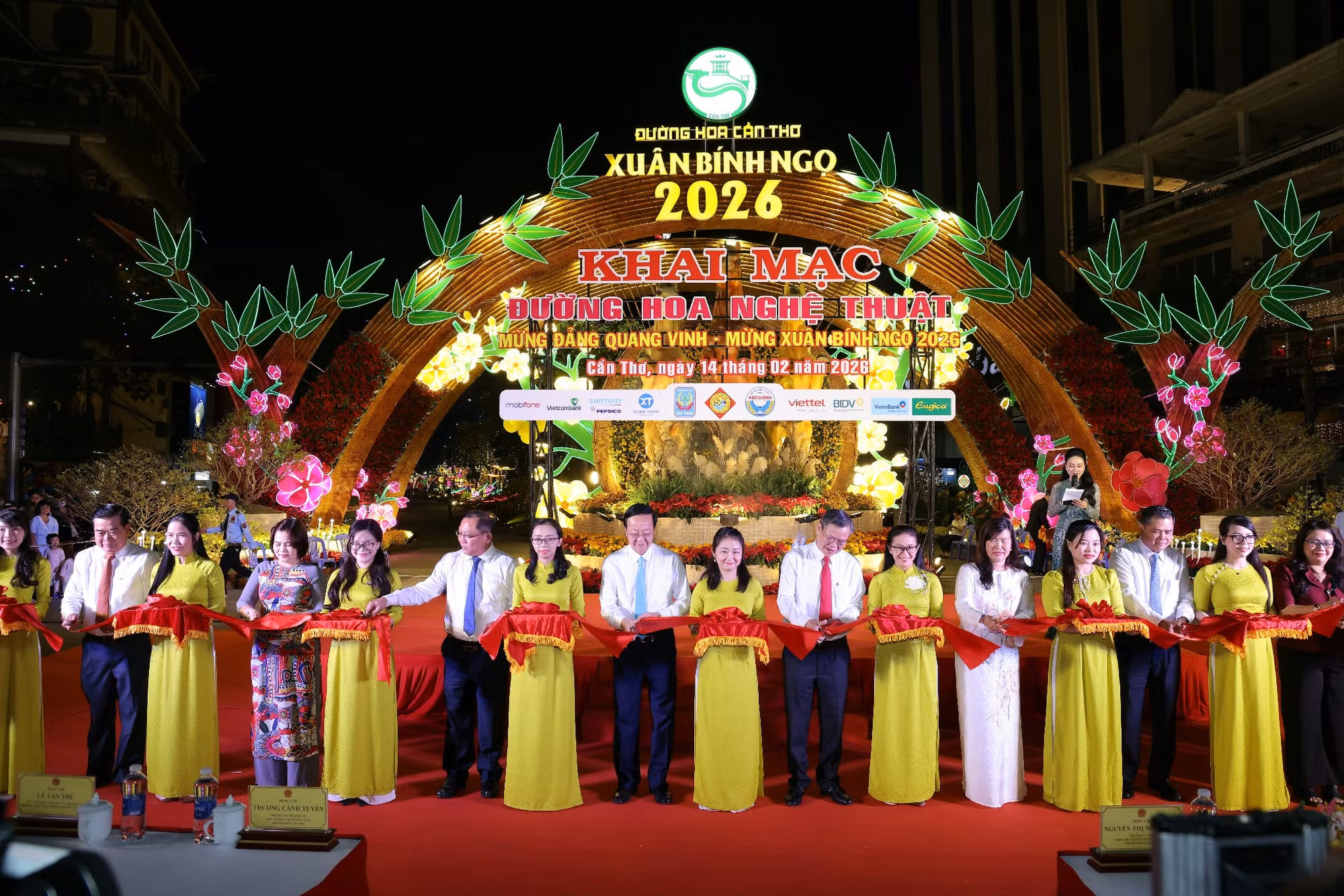 Khai mạc đường hoa nghệ thuật tại Cần Thơ làm bằng 50.000 giỏ&nbsp;hoa tươi -0