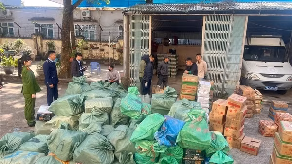 Chặn thực phẩm “tắm” hóa chất độc hại