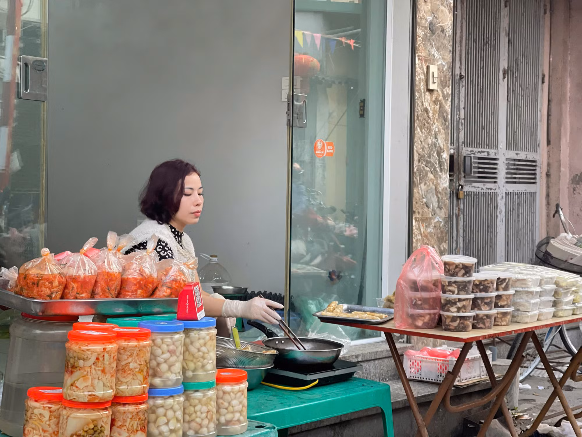Nhộn nhịp phiên chợ cuối năm: Người dân đi chợ từ 6 giờ sáng -0
