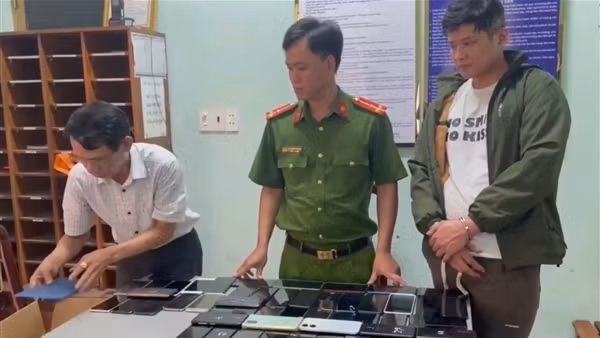 Bắt nhanh đối tượng trộm 51 điện thoại sau hơn 3 giờ gây án