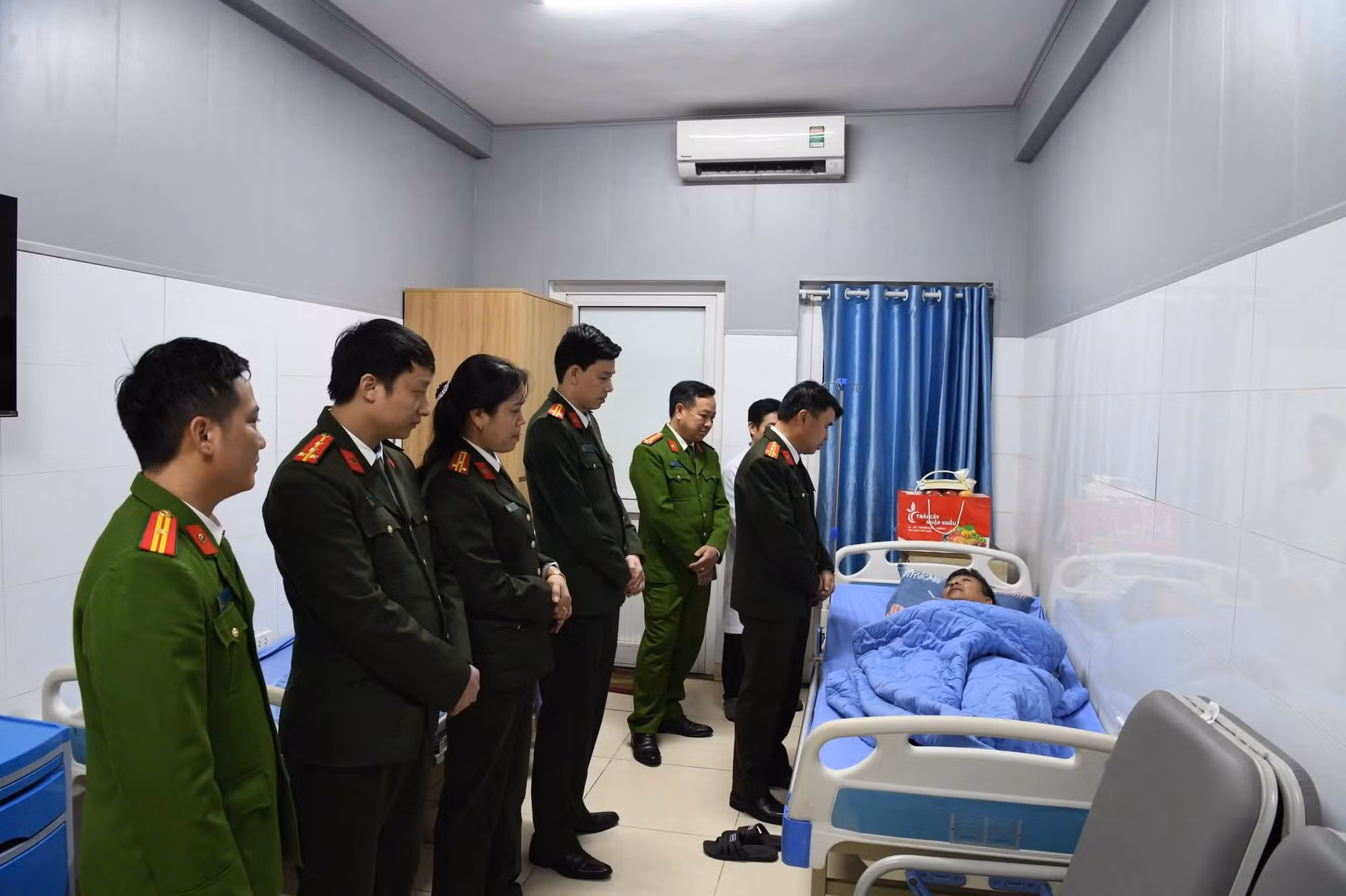 Biểu dương tinh thần dũng cảm của Tổ trưởng bảo vệ ANTT -0