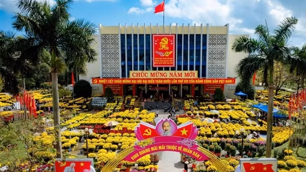 Rực rỡ sắc màu hoa Tết ở Cố đô Huế
