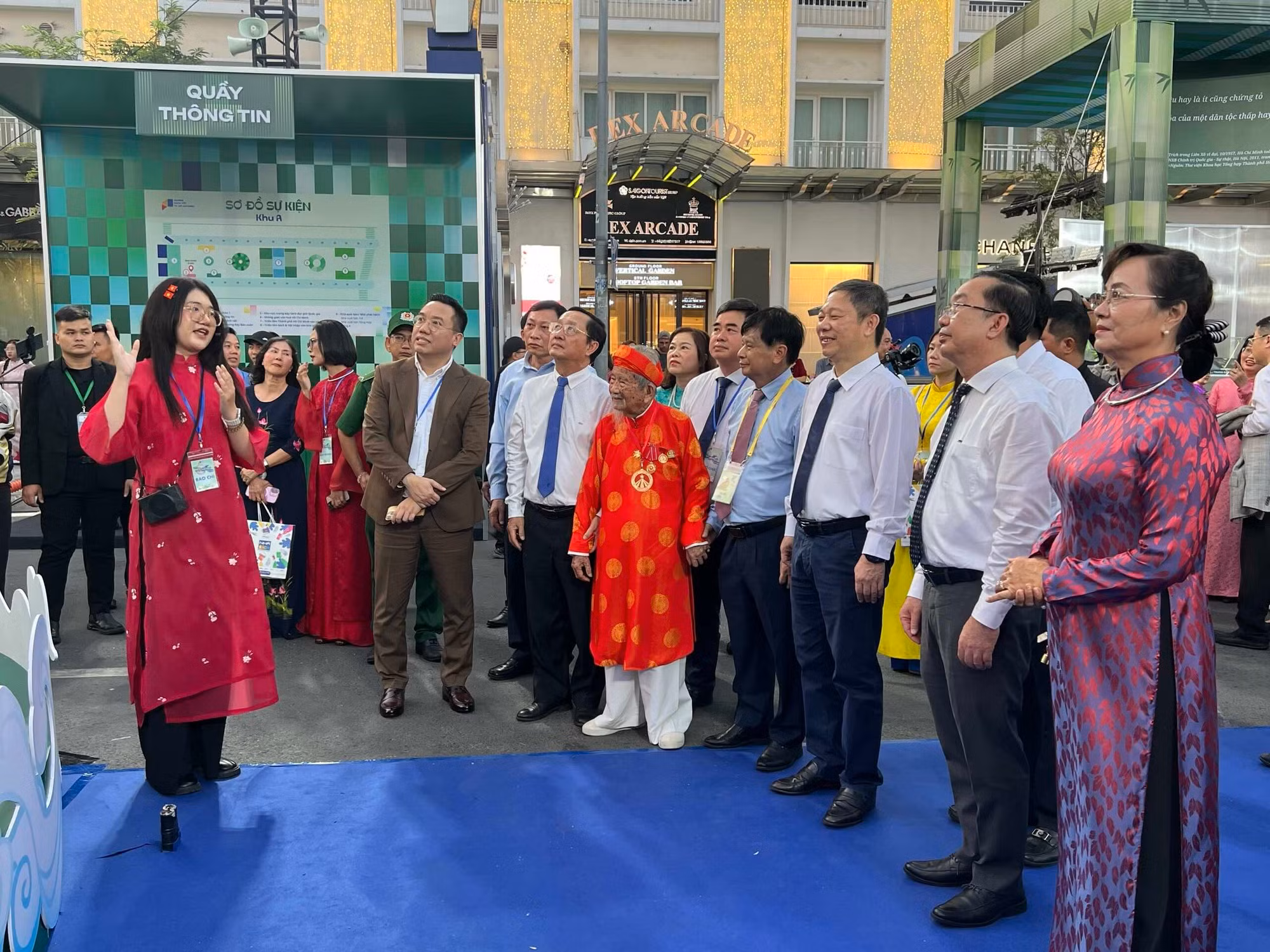Khai mạc Đường hoa Nguyễn Huệ Tết Bính Ngọ 2026 -0
