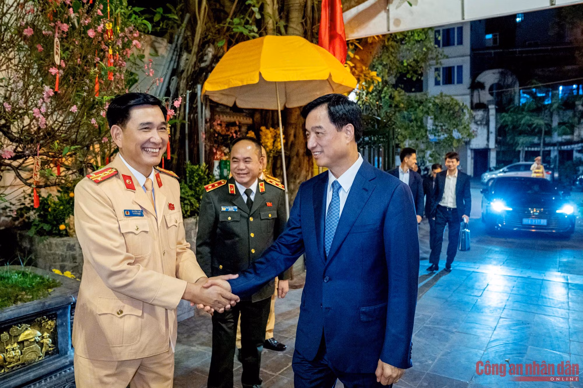 Bí thư Thành ủy Nguyễn Duy Ngọc thăm, chúc Tết lực lượng CSGT Thủ đô -0