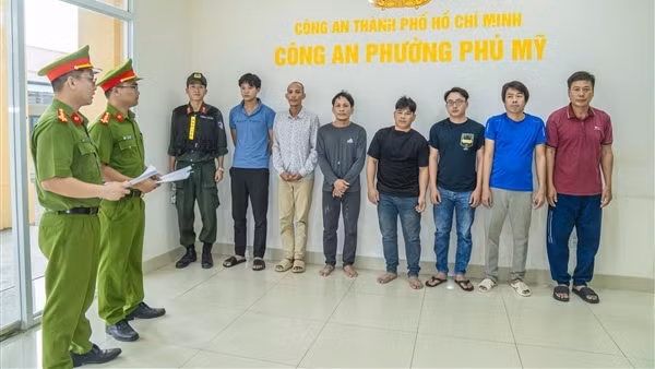 Bắt tạm giam nhóm đối tượng gây náo loạn từ việc mâu thuẫn hát karaoke