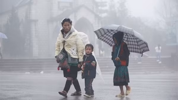 Vùng núi Bắc Bộ trời rét kèm mưa nhỏ, Hà Nội nắng hanh