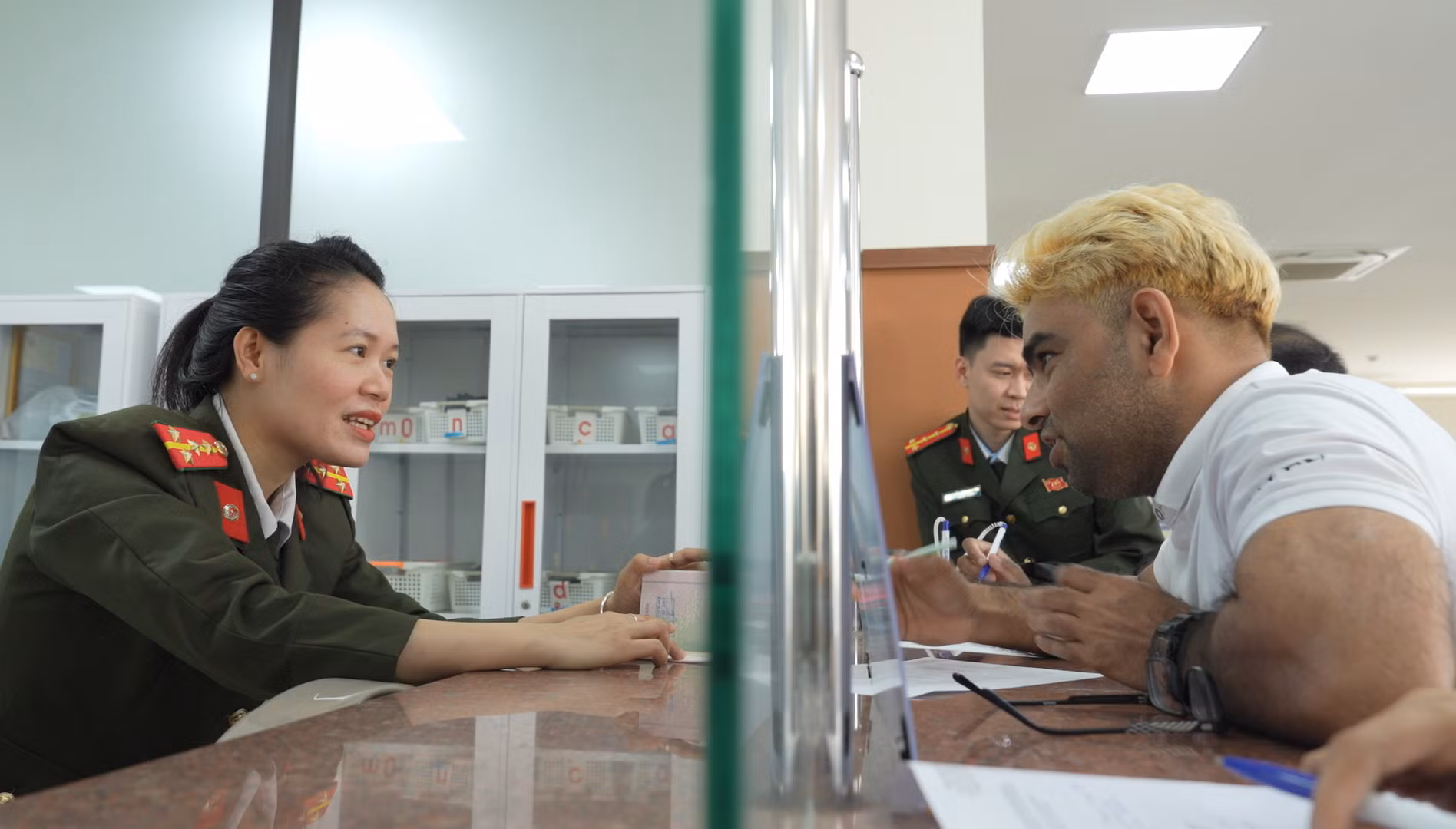 Tăng cường quản lý người nước ngoài dịp Tết -0