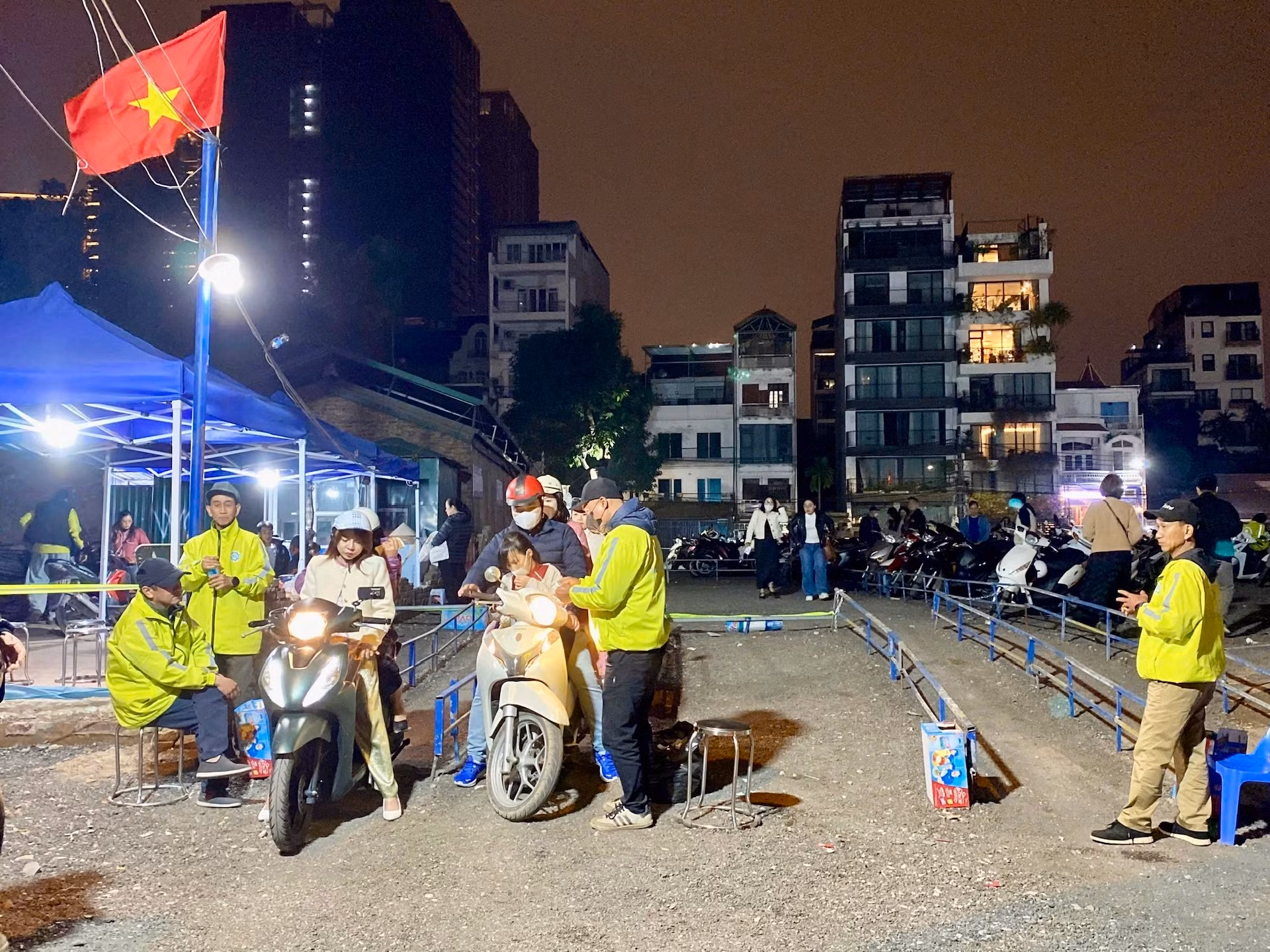 Nhiều đổi mới lễ hội ở Hà Nội: Miễn phí vé gửi xe, bỏ thu phí vào cửa -0
