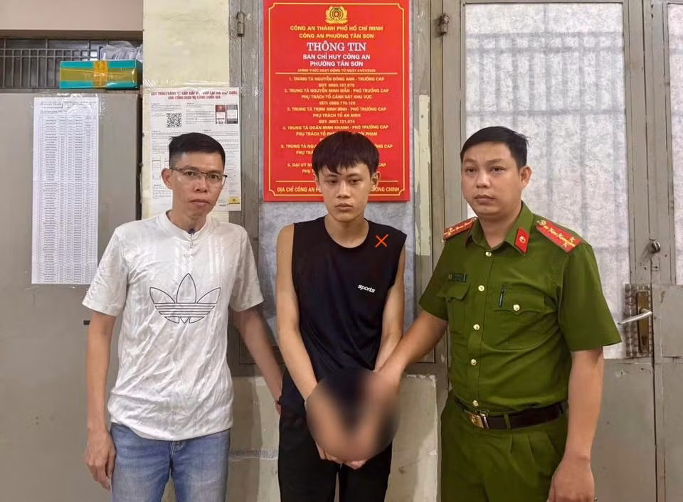 Giả vờ hỏi đường rồi dùng dao khống chế để hiếp dâm bé gái -0