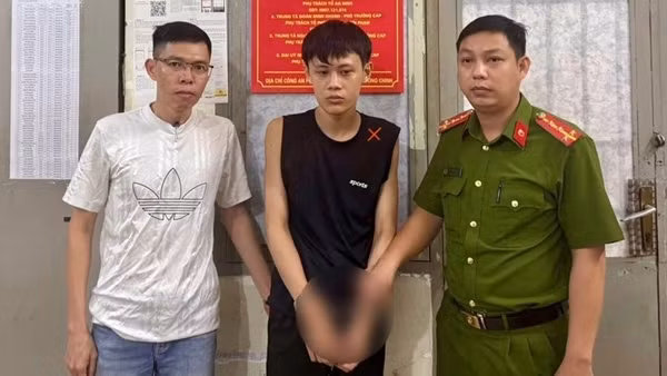 Giả vờ hỏi đường rồi dùng dao khống chế để hiếp dâm bé gái