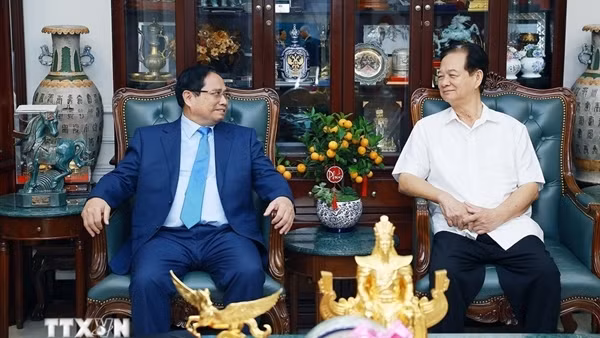 Thủ tướng chúc Tết nguyên lãnh đạo Đảng, Nhà nước và dâng hương các cố lãnh đạo