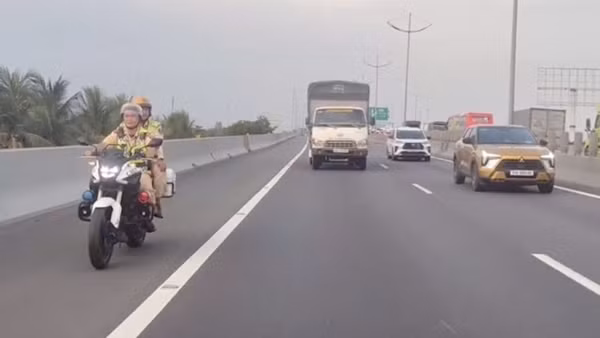 Đường về miền Tây thông thoáng, nghĩa tình
