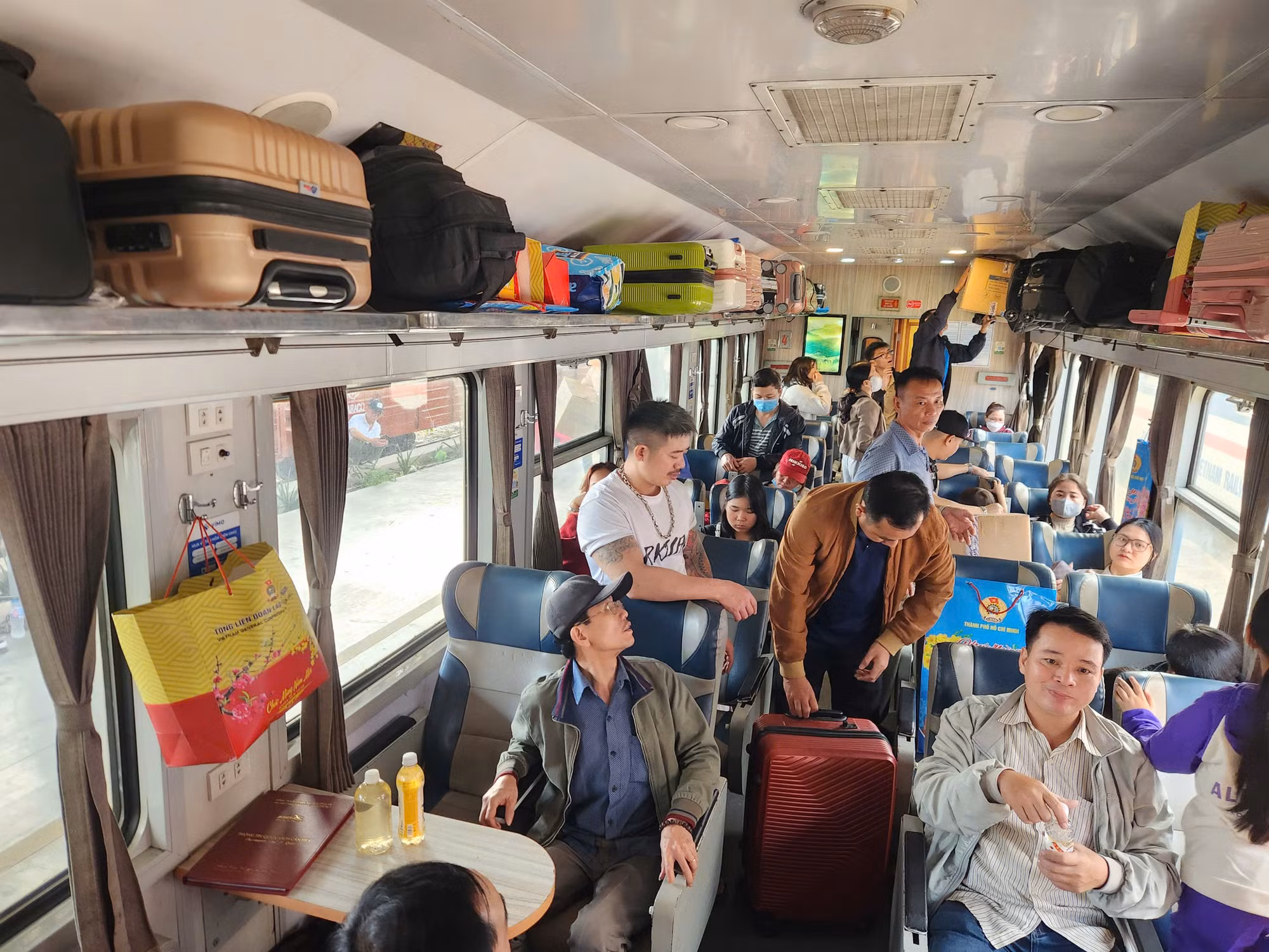 Chuyến tàu Công đoàn - Xuân 2026 đưa 2.293 đoàn viên, người lao động về quê ăn Tết -2