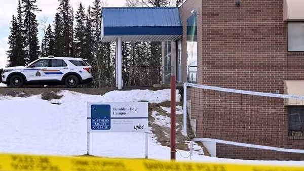 Nghi phạm xả súng Canada chỉ mới 18 tuổi, nhiều vấn đề tâm thần