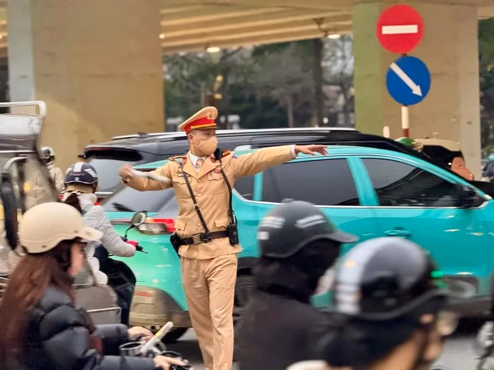Ngày làm việc cuối trước kỳ nghỉ Tết Nguyên đán: Nhiều bến chưa dùng hết lượng xe xin tăng cường -0