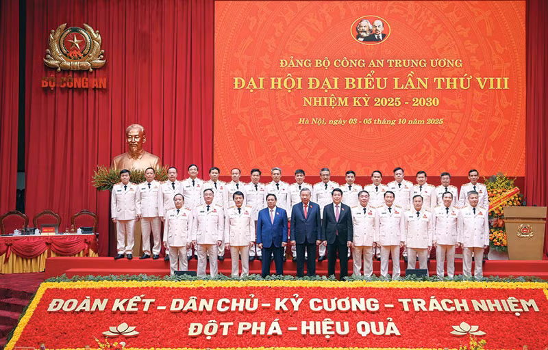 4TET-Lực lượng Công an nhân dân quyết tâm thực hiện 3 mục tiêu chiến lược của Đảng -0