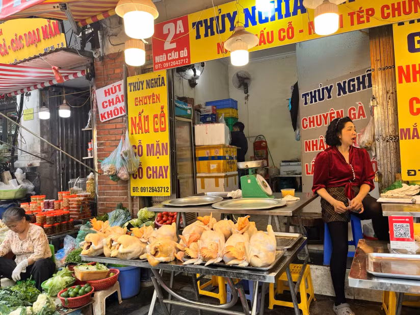 Thị trường ngày 28 Tết Bính Ngọ: Hàng hoá phong phú, giá cả ổn định -0
