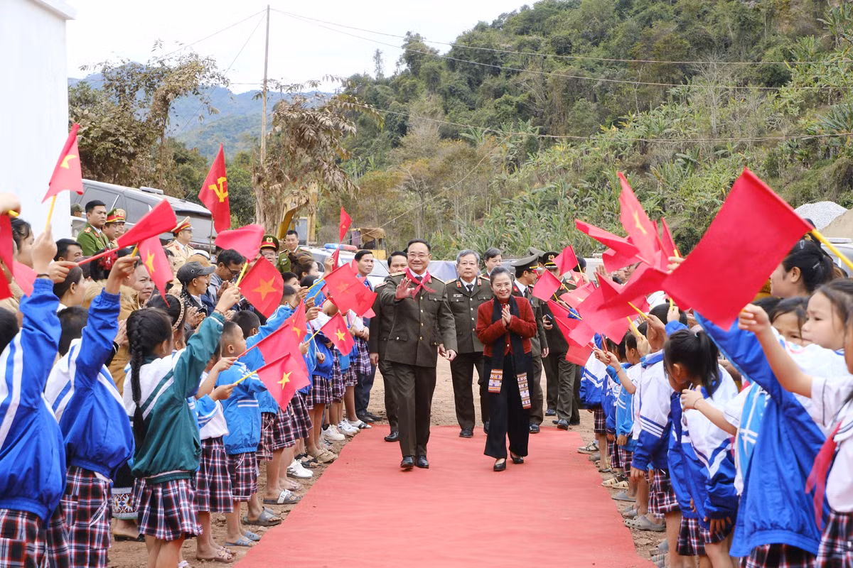 Xuân trên rốn rũ biên cương xứ Nghệ -0