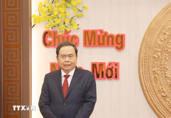 Chủ tịch Quốc hội Trần Thanh Mẫn thăm, chúc tết và tặng quà tại Quân khu 9 -0