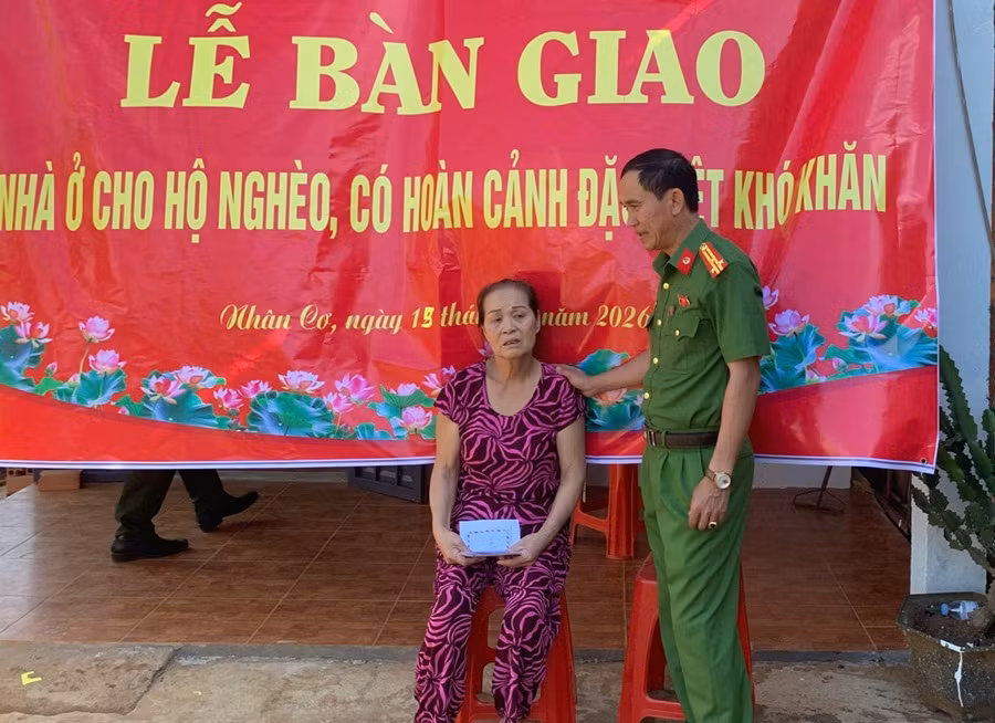 Vỡ òa niềm vui nhận nhà mới cận ngày Tết -0
