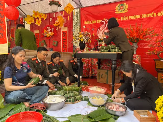 “Xuân chiến sĩ – Tết đoàn viên” -0