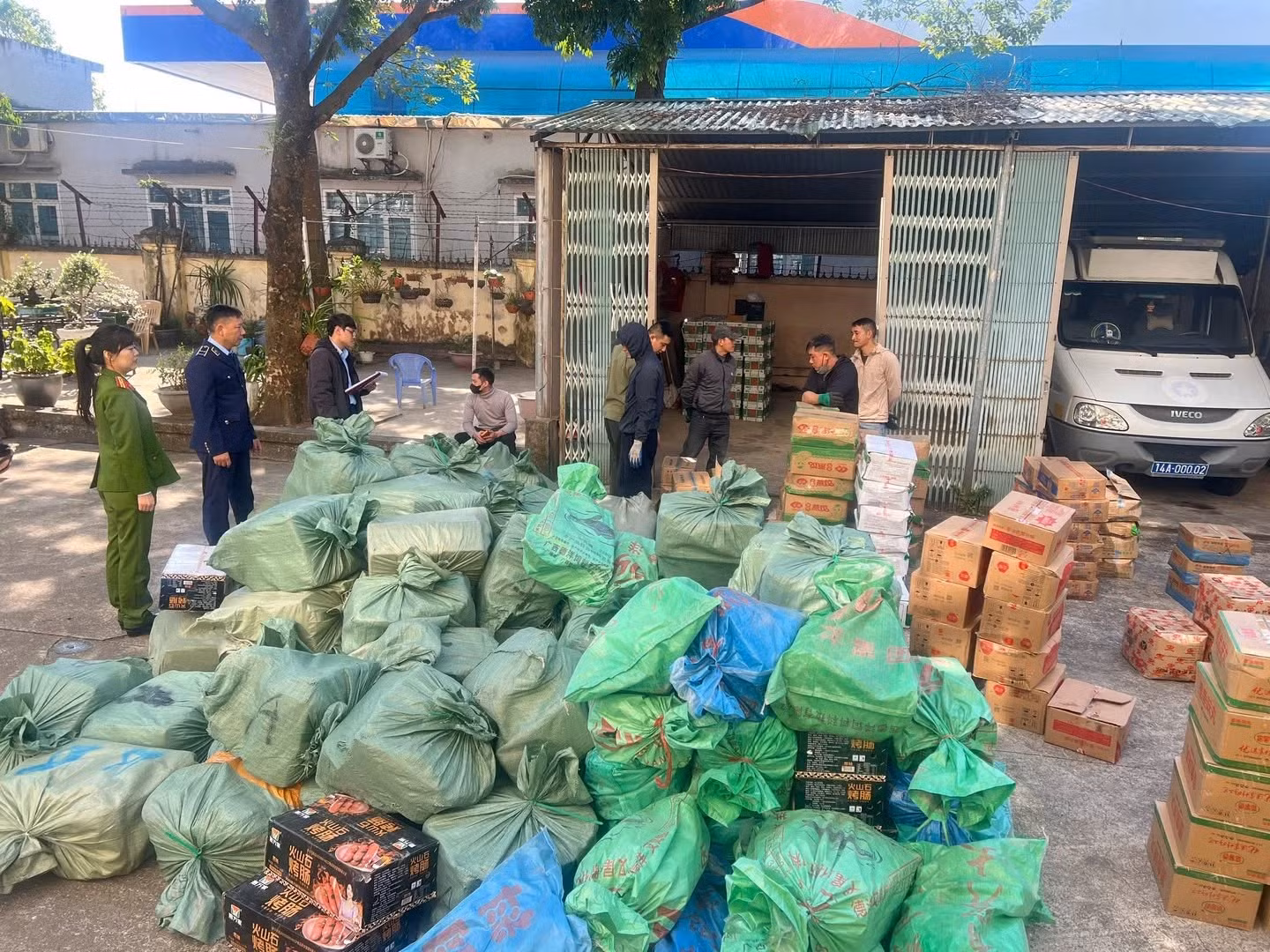 Chặn thực phẩm “tắm” hóa chất độc hại -0