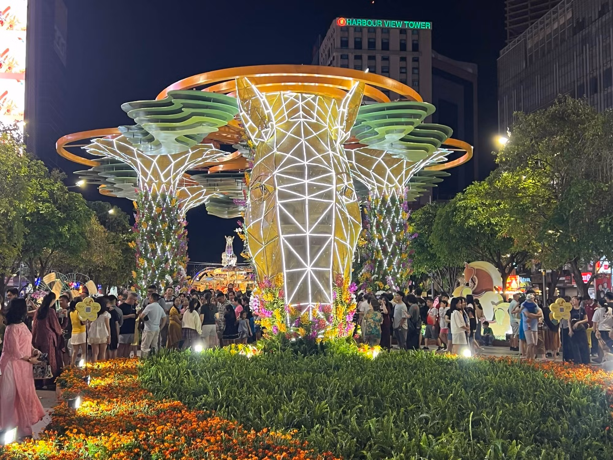 Khai mạc Đường hoa Nguyễn Huệ Tết Bính Ngọ 2026 -2