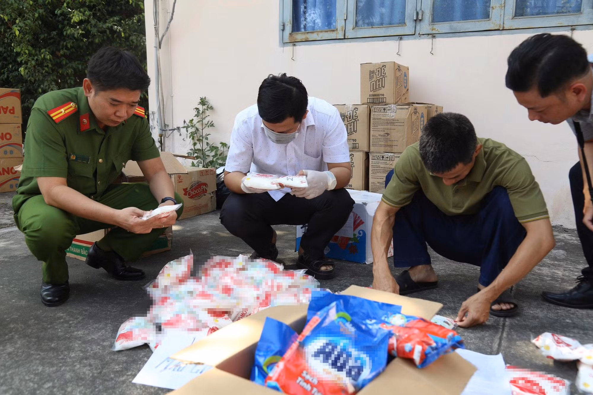 Triệt xóa đường dây sản xuất, buôn bán hàng giả là nước mắm, bột nêm, bột ngọt… số lượng lớn -0