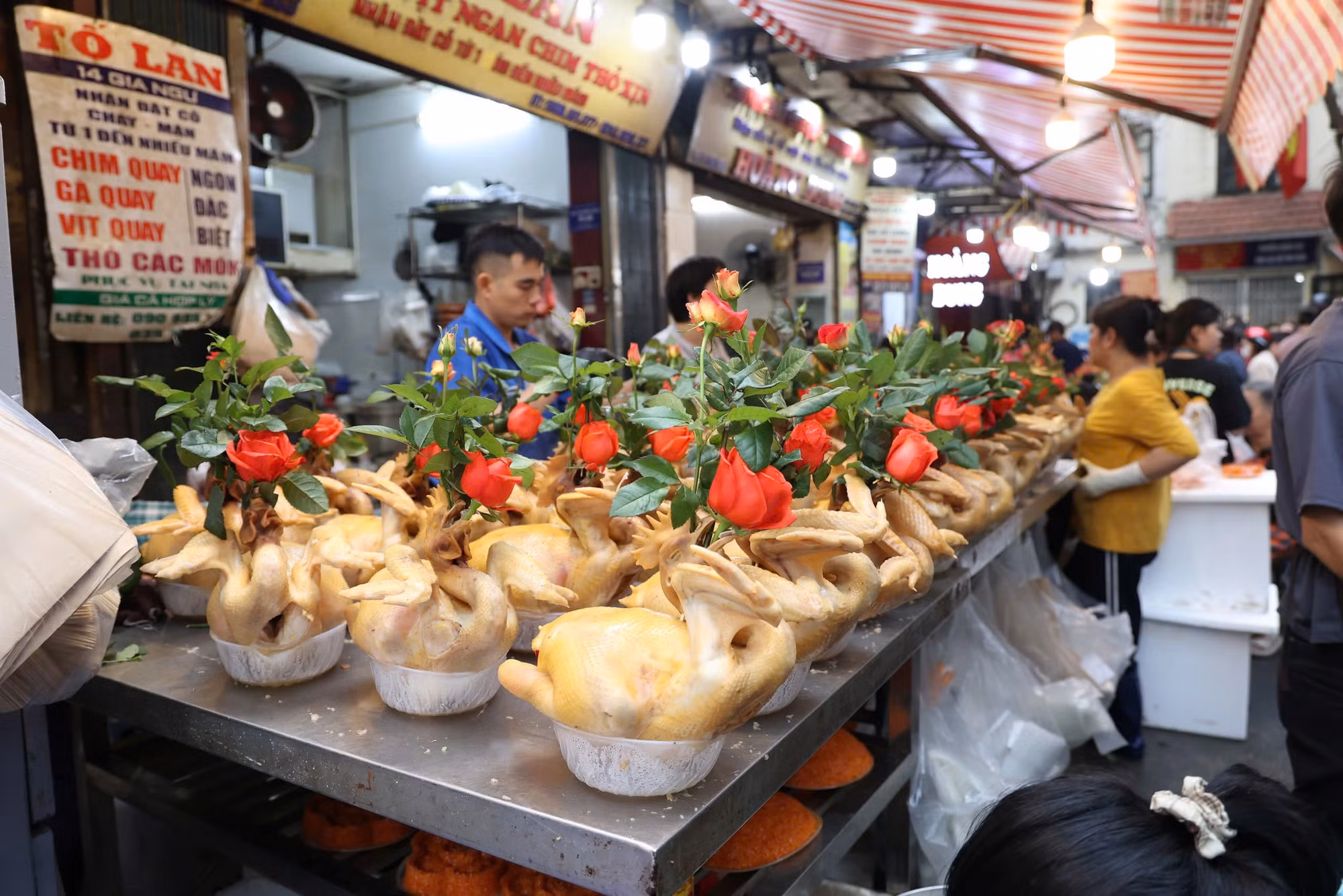 Nhộn nhịp phiên chợ cuối năm: Người dân đi chợ từ 6 giờ sáng -0