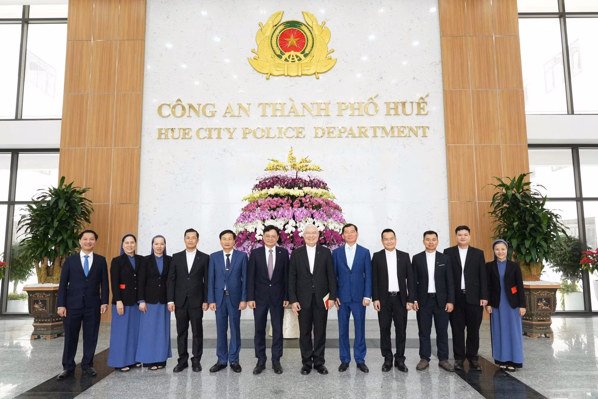 Thứ trưởng Bộ Công an Lê Quốc Hùng thăm, chúc Tết Công an TP Huế -0