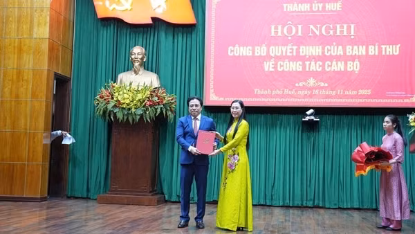 Điều động Chủ tịch tỉnh Khánh Hòa giữ chức Phó Bí thư Thành ủy Huế